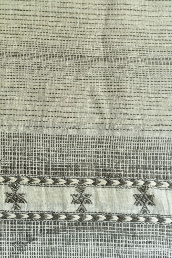 Handwoven kala cotton bhujodi weaving stoles from kutch 08