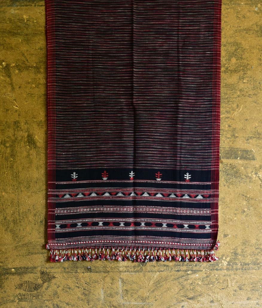 Handwoven kala cotton bhujodi weaving stoles from kutch