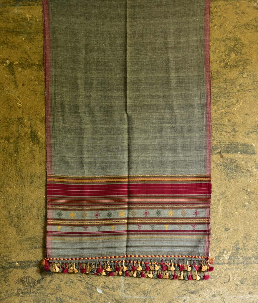 Handwoven kala cotton bhujodi weaving stoles from kutch