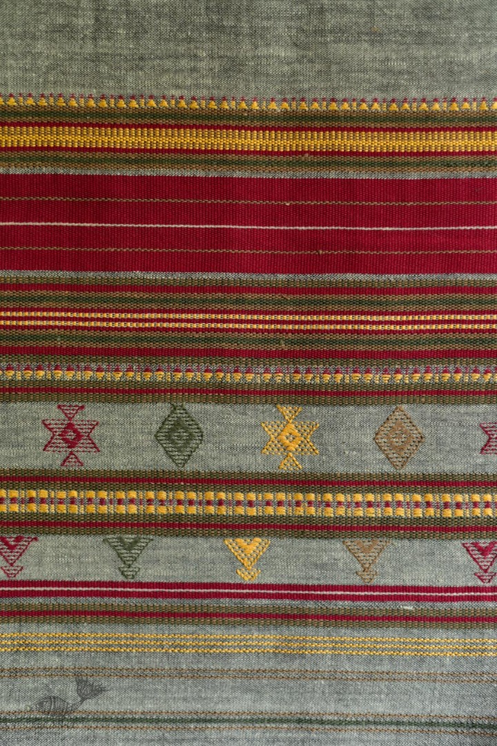 Handwoven kala cotton bhujodi weaving stoles from kutch