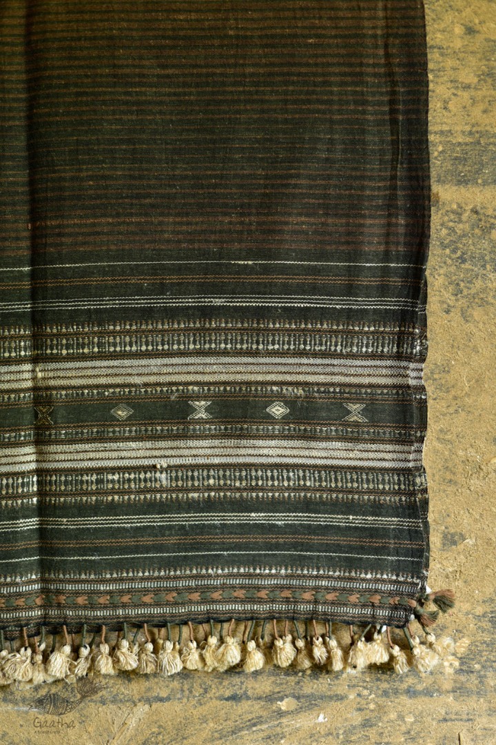 Handwoven kala cotton bhujodi weaving stoles from kutch