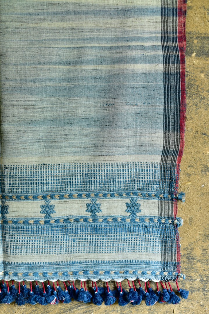 Handwoven Cotton & tussar silk bhujodi weaving stoles from kutch