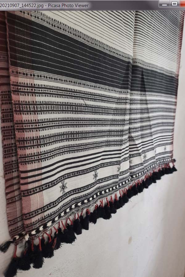 Handwoven kala cotton bhujodi weaving stoles from kutch
