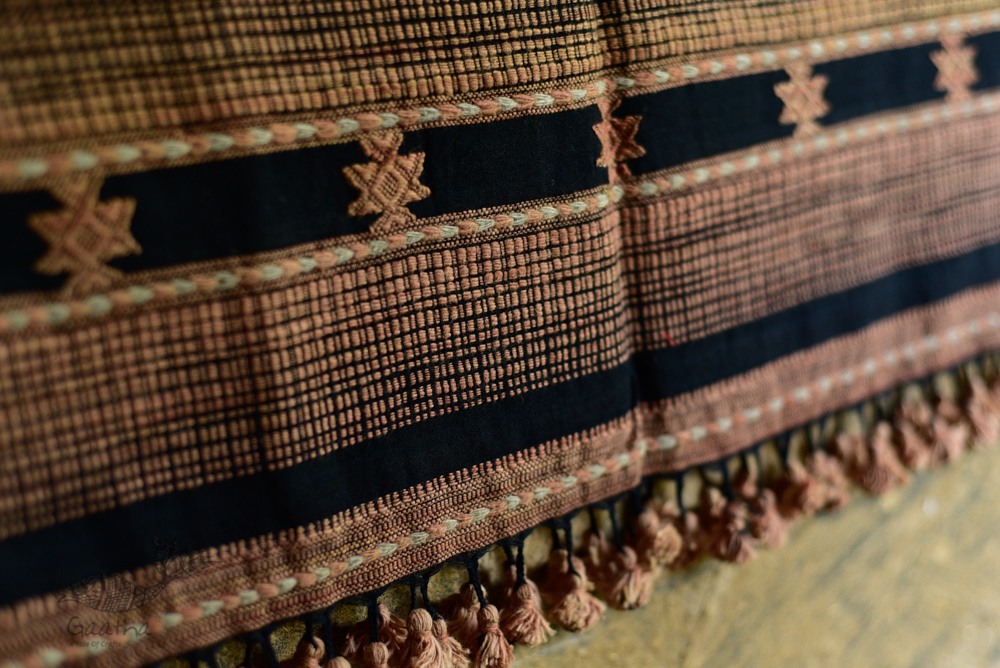 Handwoven Cotton & tussar silk bhujodi weaving stoles from kutch