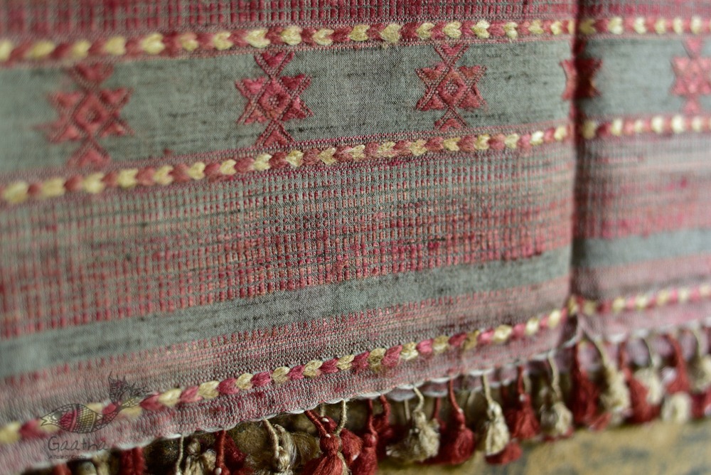 Handwoven Cotton & tussar silk bhujodi weaving stoles from kutch