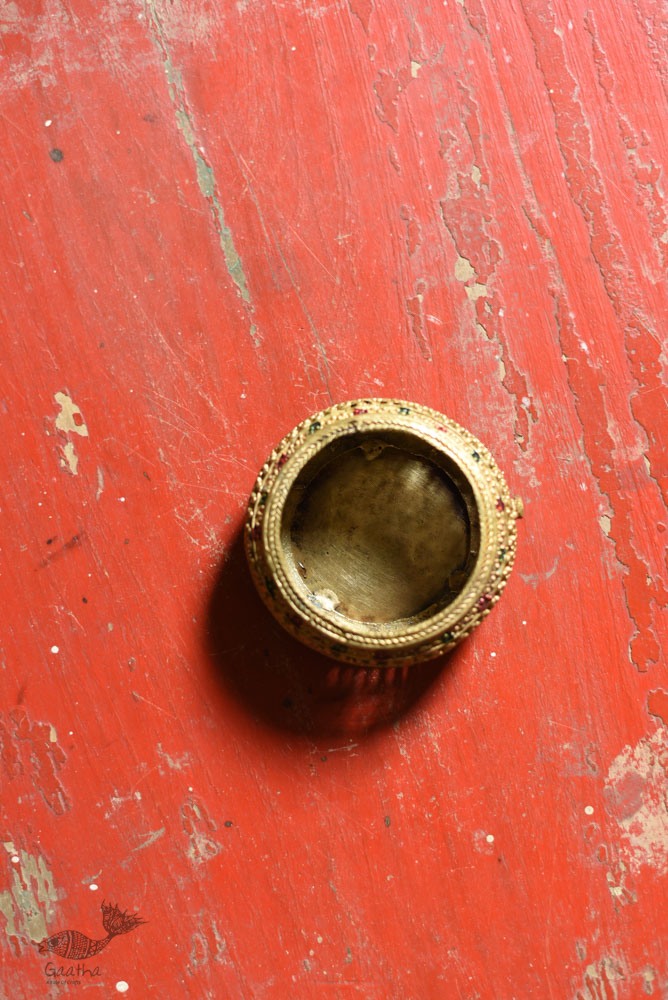 Handcrafted Brass Round Ash Tray