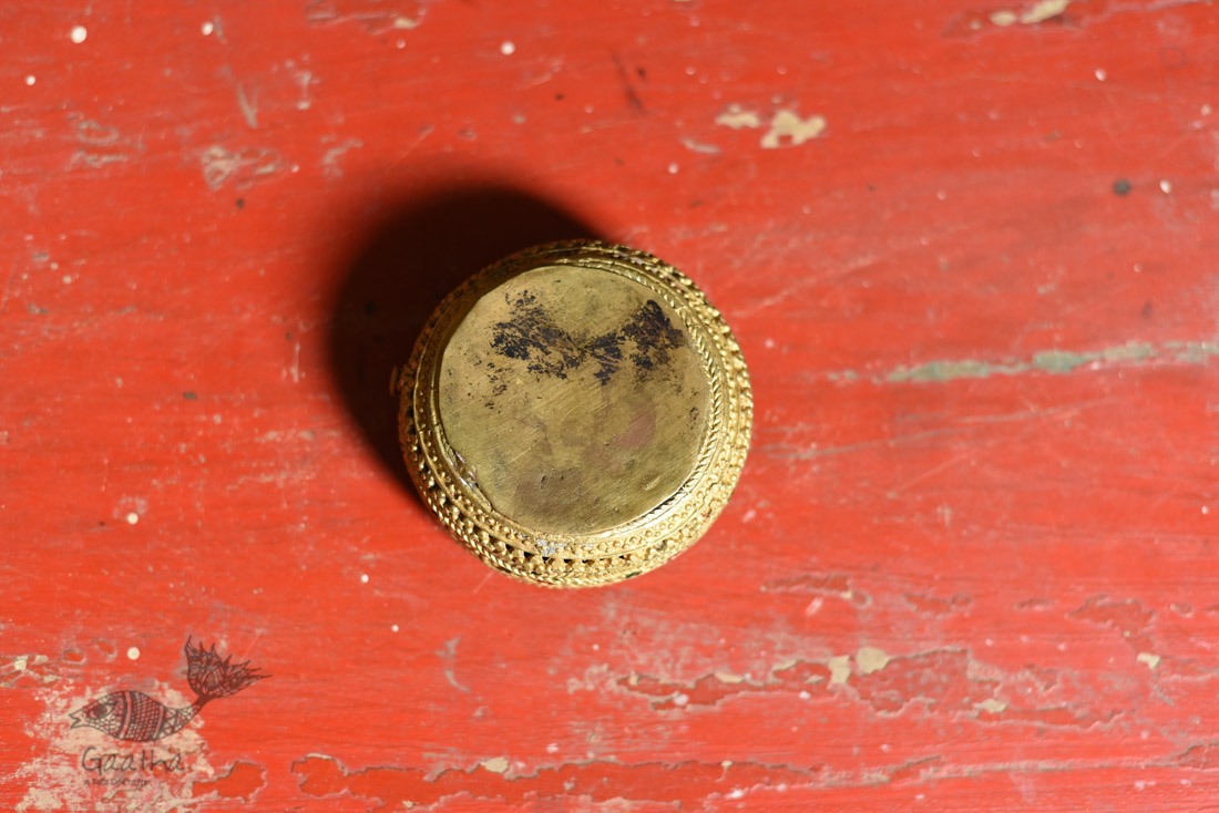 Handcrafted Brass Round Ash Tray