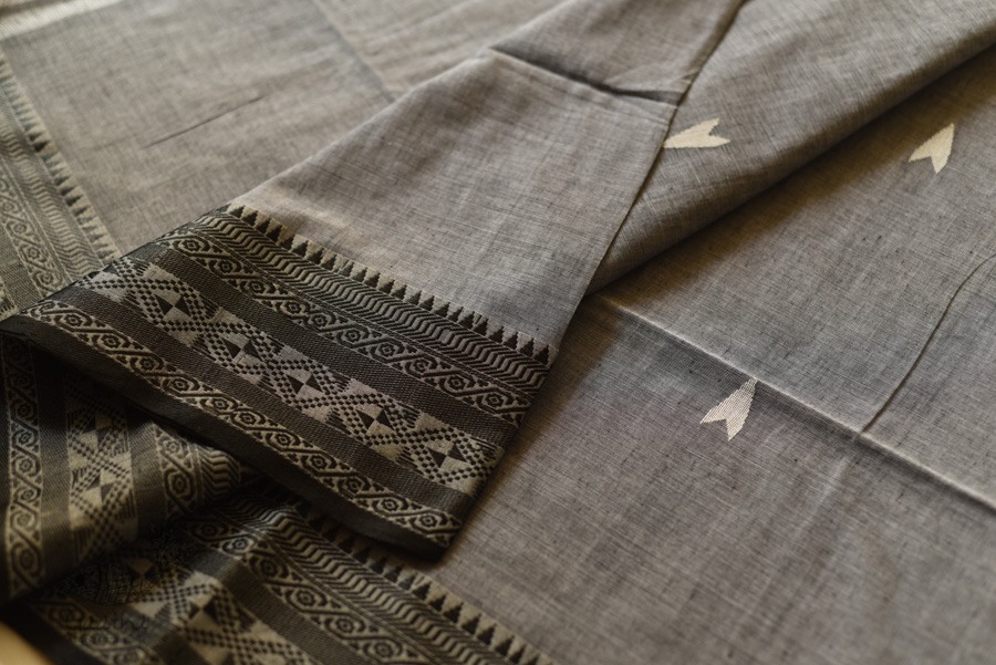 shop Handloom Cotton Grey Saree With Woven Border