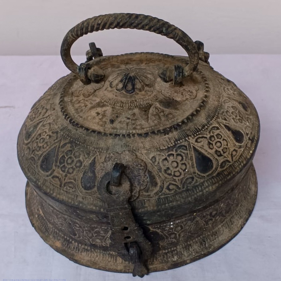 Shop Antique from Khajuraho Brass - Paan Daan