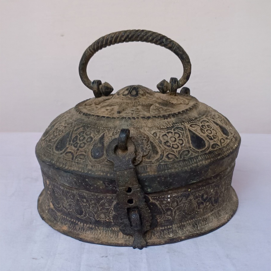 Shop Antique from Khajuraho Brass - Paan Daan