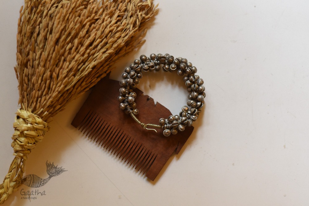 shop Handmade Vintage Jewelry - Gunghru Bangle / Bracelet 