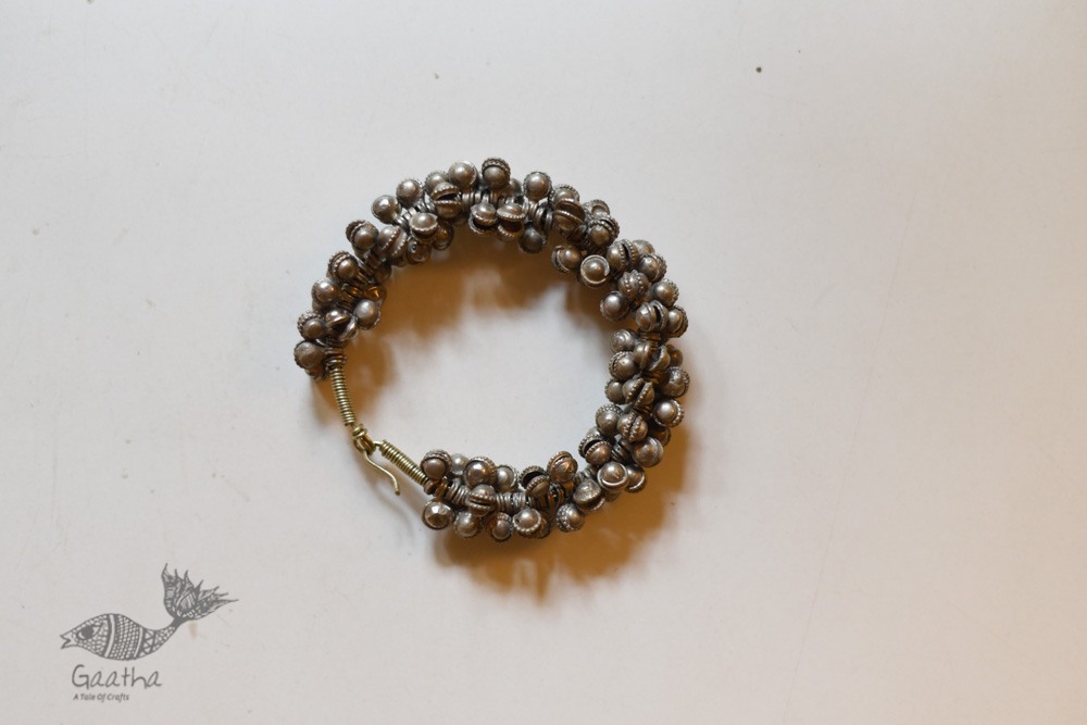 shop Handmade Vintage Jewelry - Gunghru Bangle / Bracelet 