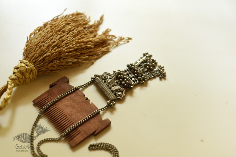 shop Handmade Vintage Jewelry -  Long Necklace