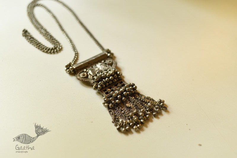 shop Handmade Vintage Jewelry -  Long Necklace