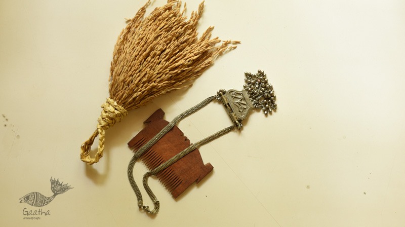 shop Handmade Vintage Jewelry -  Long Necklace