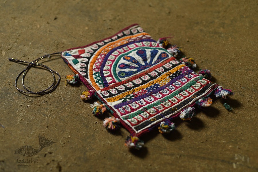 Hand Embroidered kutchi hand bag - Rabari Embroidery