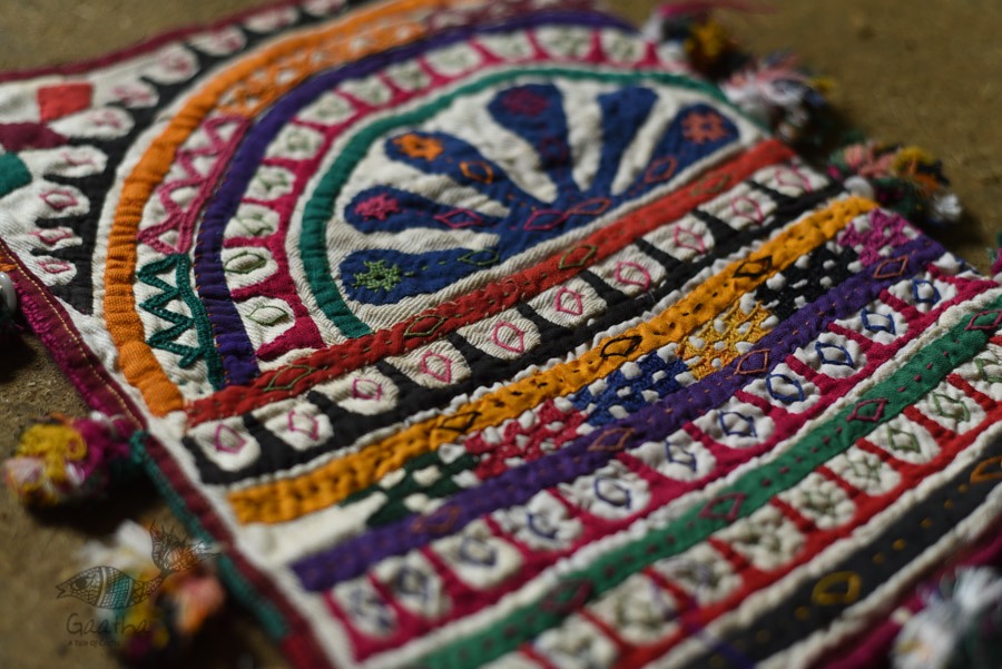 Hand Embroidered kutchi hand bag - Rabari Embroidery