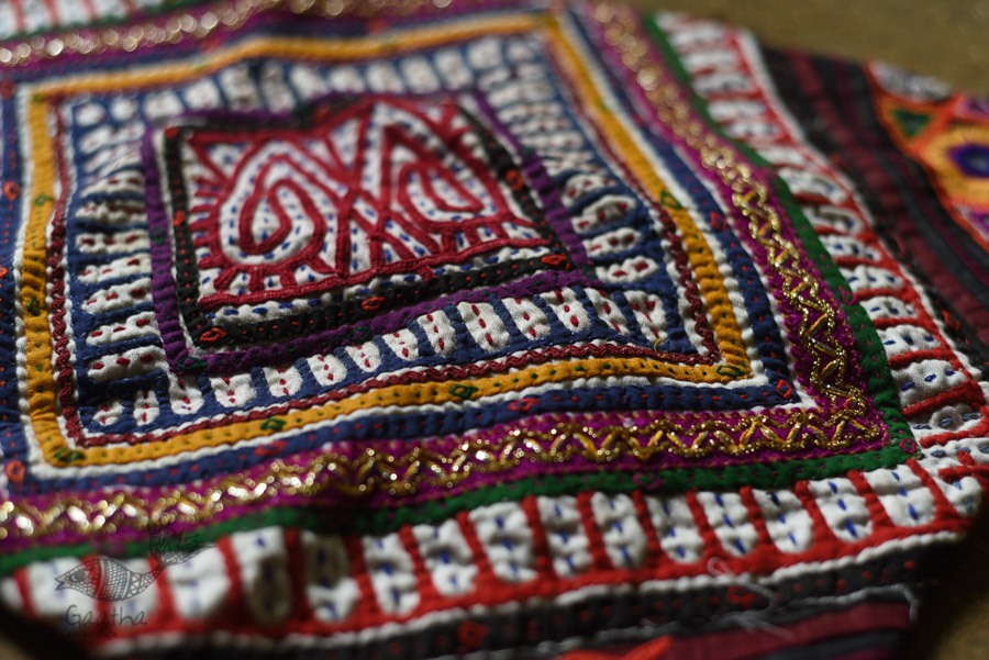 Hand Embroidered kutchi hand bag - Rabari Embroidery