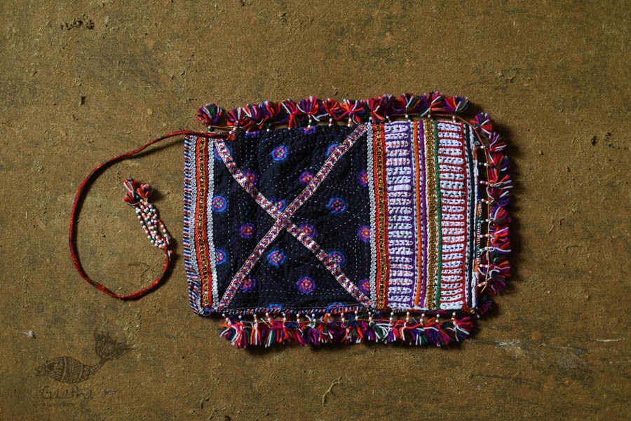 Hand Embroidered kutchi hand bag - Rabari Embroidery