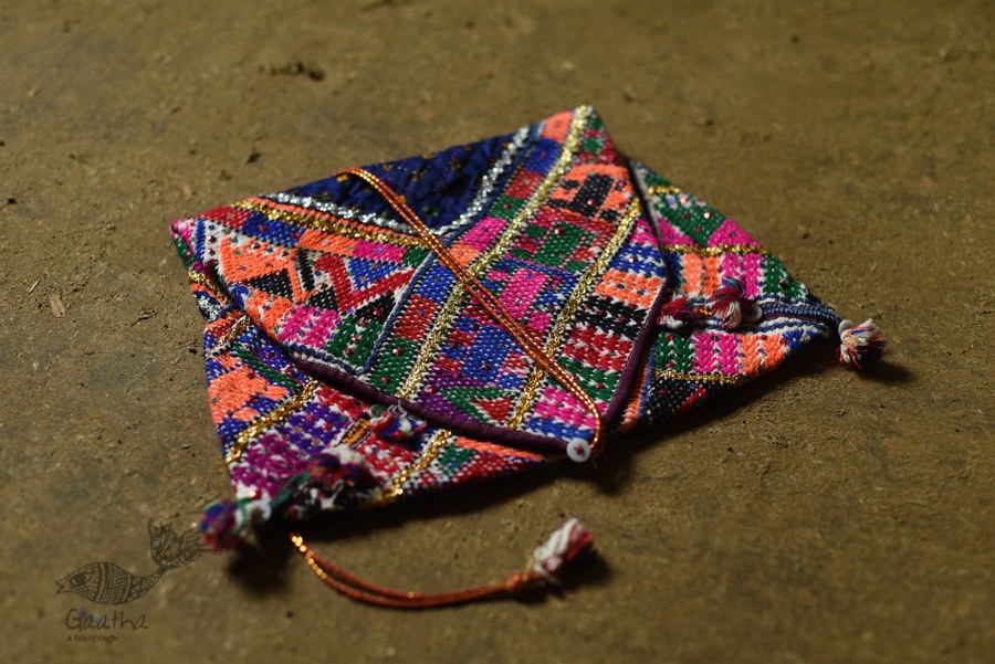 Hand Embroidered kutchi hand bag - Rabari Embroidery