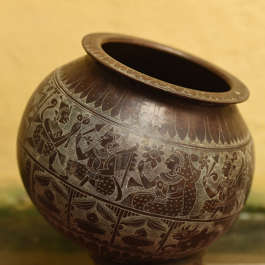 Shop Antique Brass Round Kalash With Stand from Khajuraho 