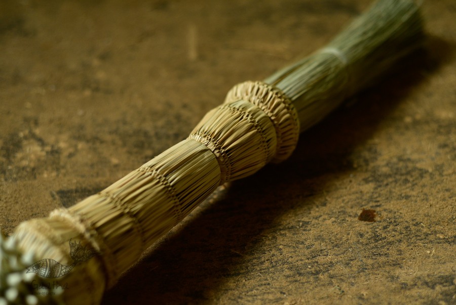 designer grass broom - wall handing - 1