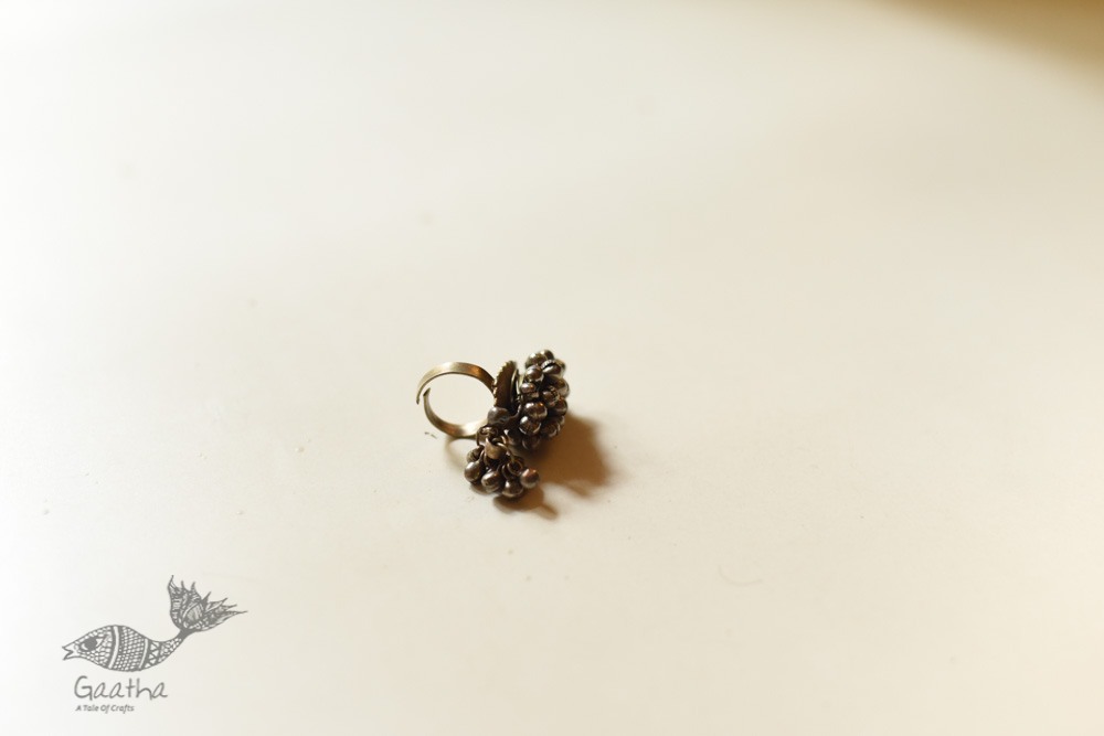 shop Handmade Vintage Jewelry - Gunghru Bangle / Bracelet 