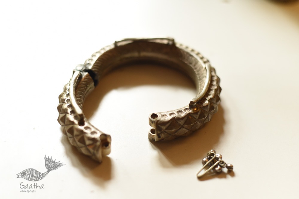 shop Handmade Vintage Jewelry - Bajubandh