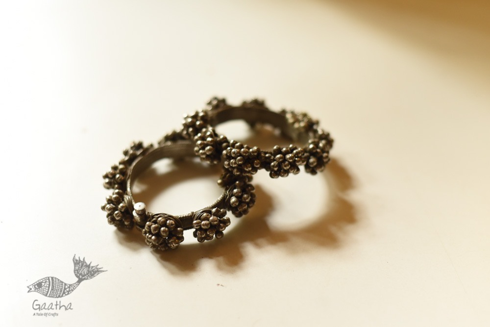 shop Handmade Vintage Jewelry - Gunghru Bangle - Single Piece