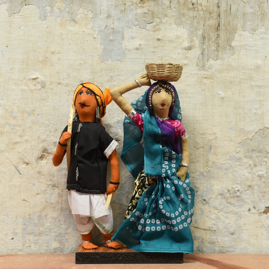 Buy Jhabua Handmade Fabric Doll (Bhil)