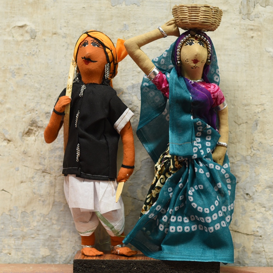 Buy Jhabua Handmade Fabric Doll (Bhil)