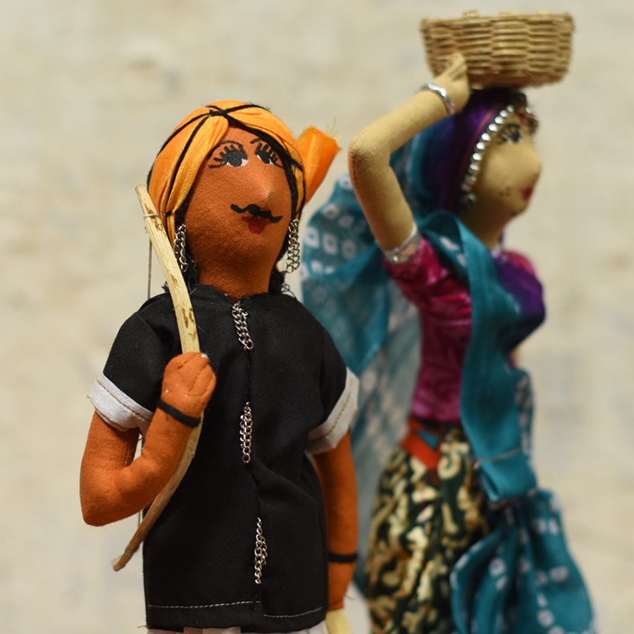 Buy Jhabua Handmade Fabric Doll (Bhil)
