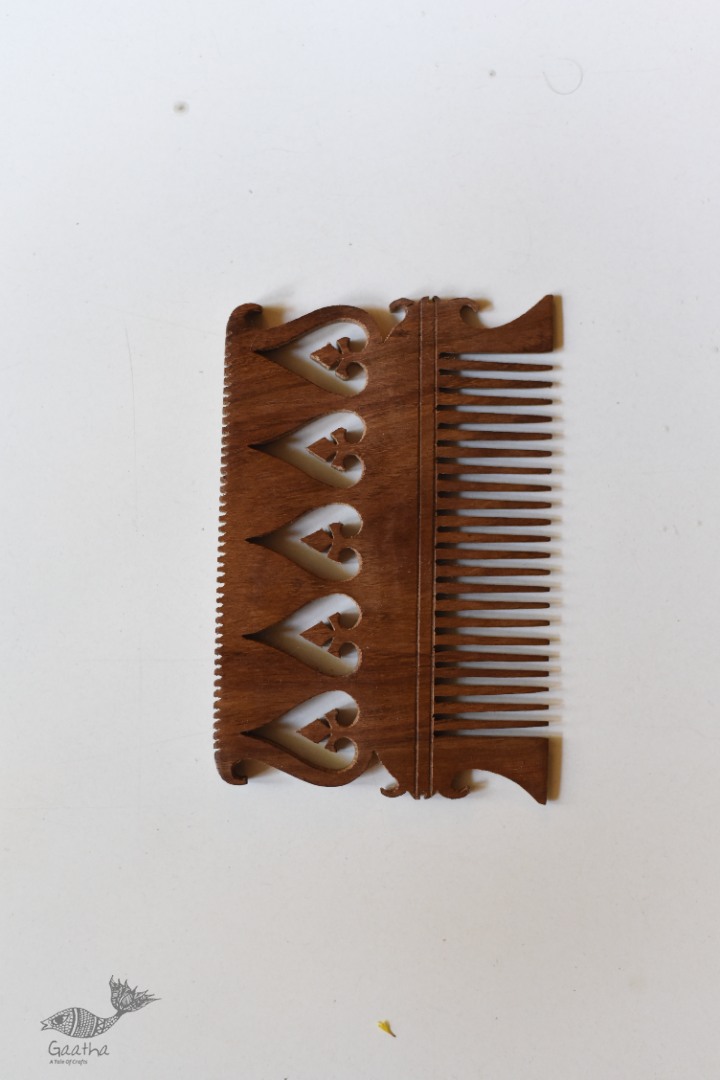 shop Wooden comb ~ 