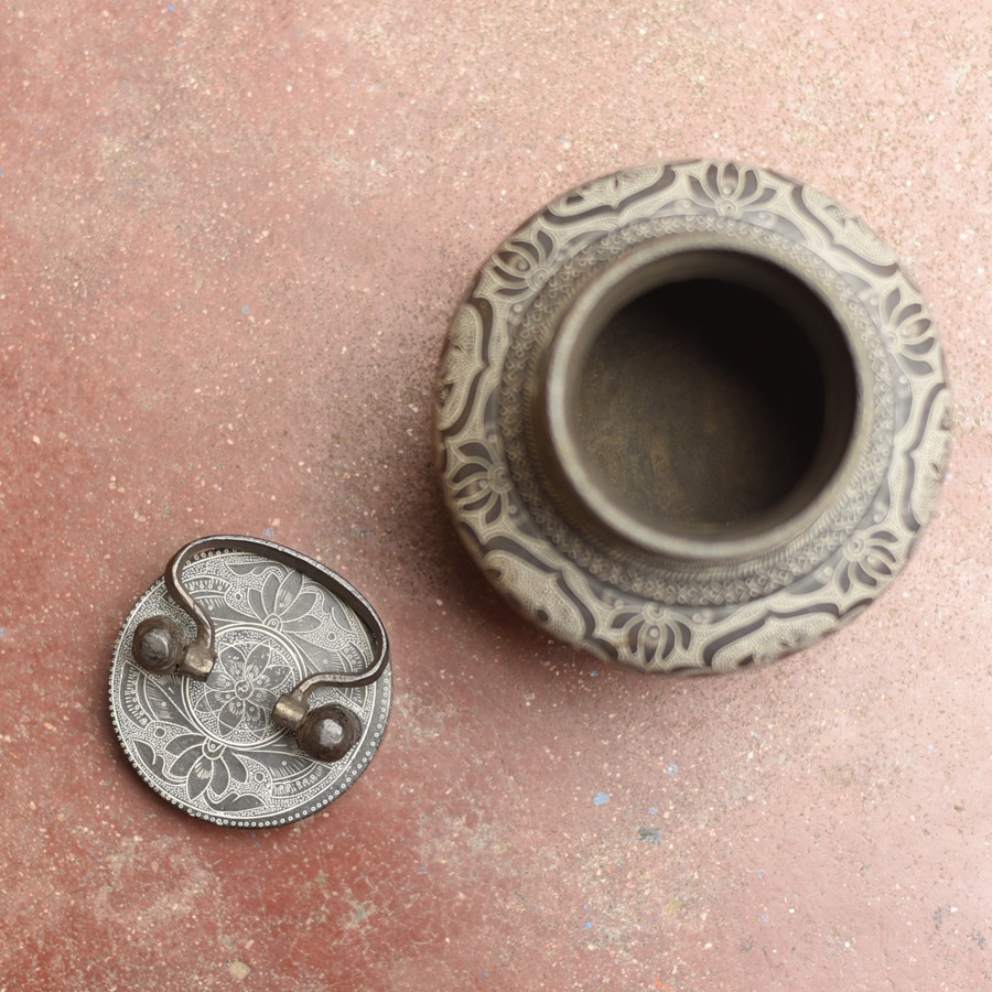 Shop Antique brass Kalash With Lid