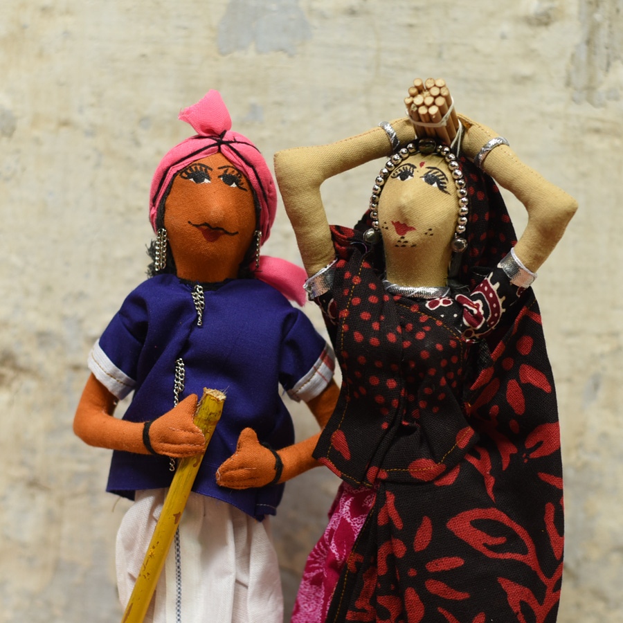 Buy Jhabua Handmade Fabric Doll (Bhil) - L