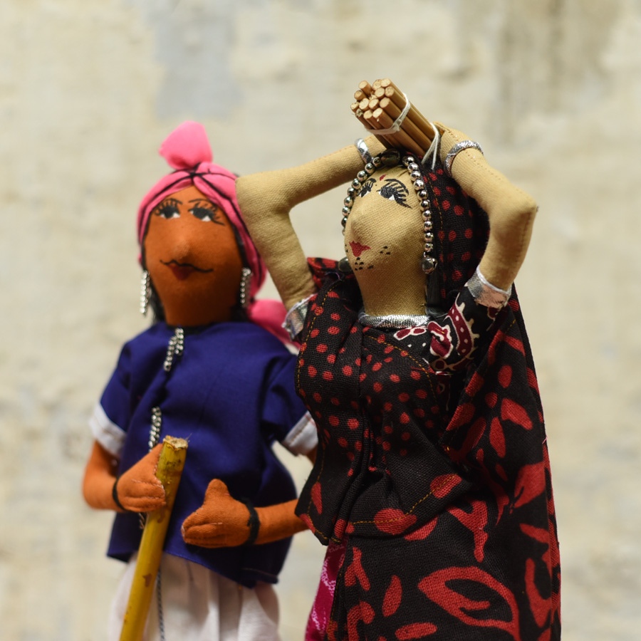 Buy Jhabua Handmade Fabric Doll (Bhil) - L