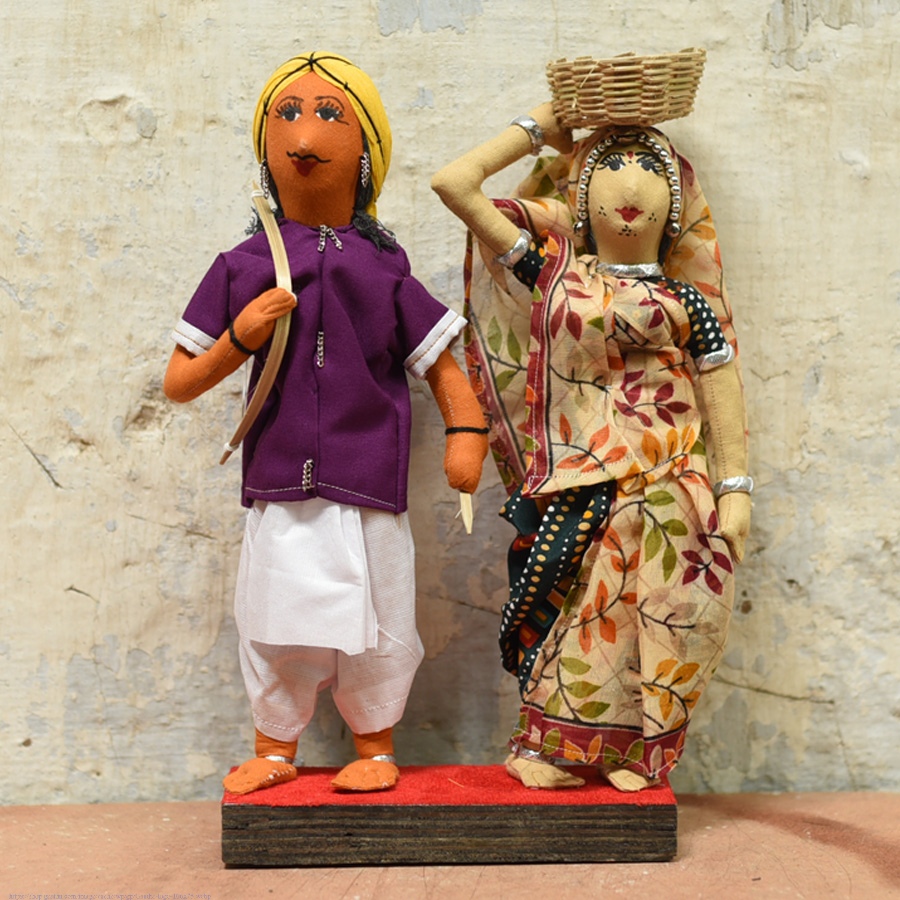 Buy Jhabua Handmade Fabric Doll (Bhil) - M