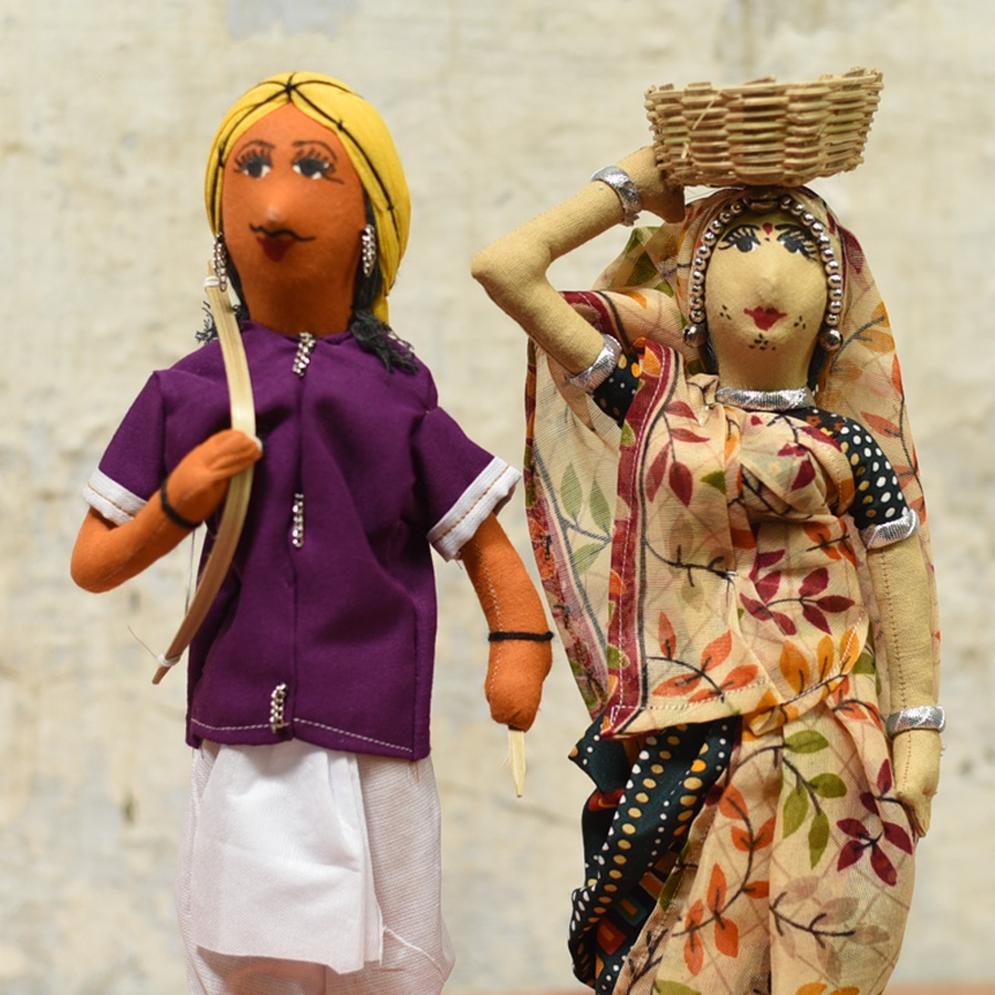 Buy Jhabua Handmade Fabric Doll (Bhil) - M