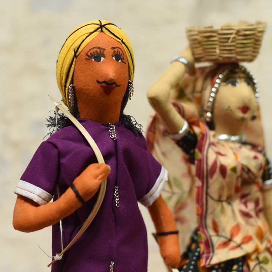 Buy Jhabua Handmade Fabric Doll (Bhil) - M
