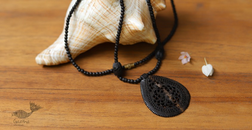 Kadam ☙ Wooden Neckpieces ☙ MA