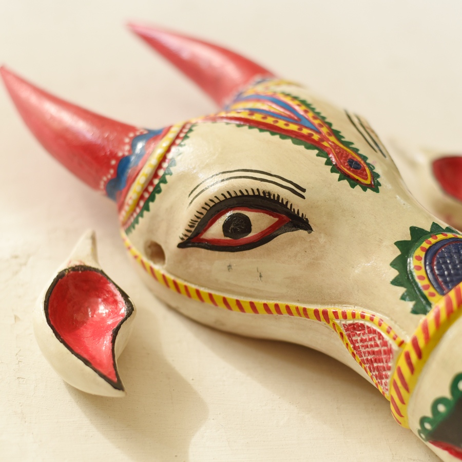 shop handmade wooden mask -  White Nandi