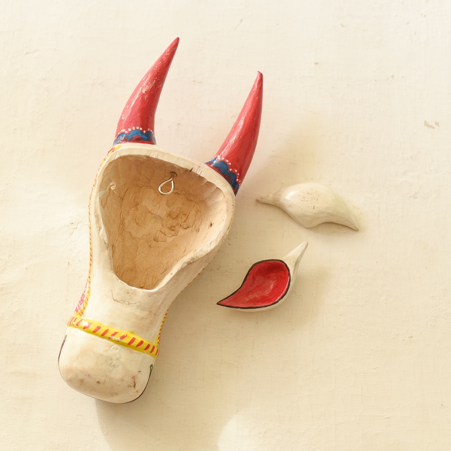 shop handmade wooden mask -  White Nandi