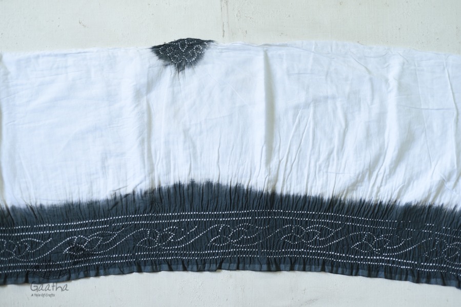 latest collection of cotton bandhni White-grey saree