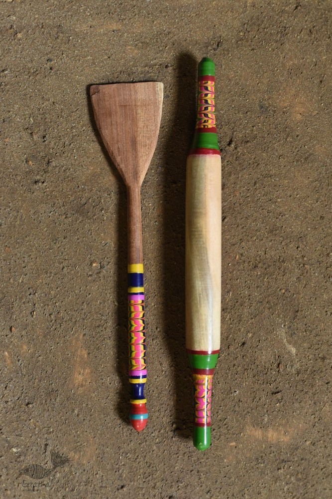 shop handmade Wooden Kutch Lacquer Ladle (Rolling Pill + Turner) 