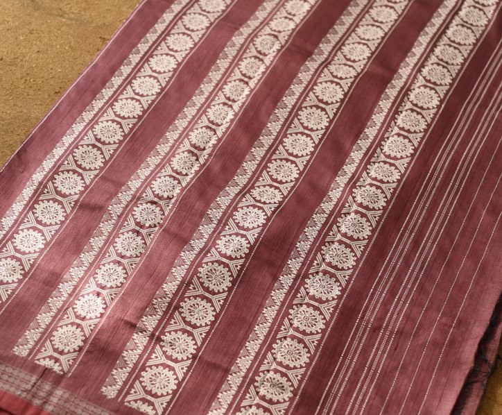 shop Pure Tussar Silk Saree - Jaal Pallu