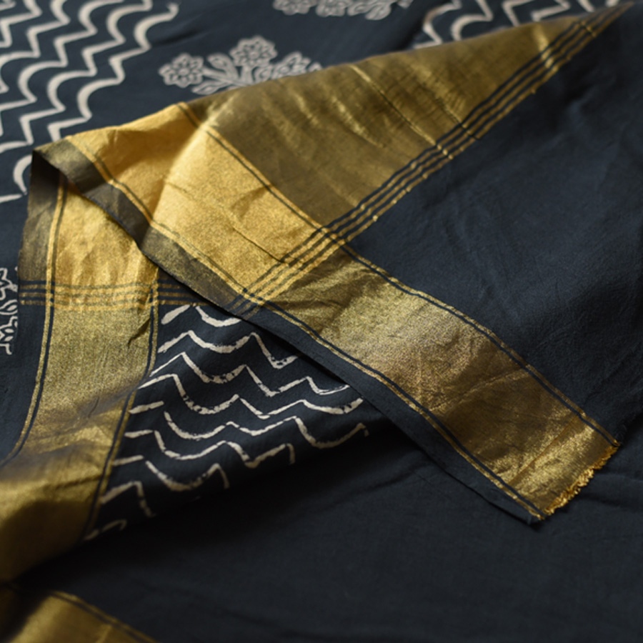 Shop Block Printed Cotton Saree With Golden Pallu