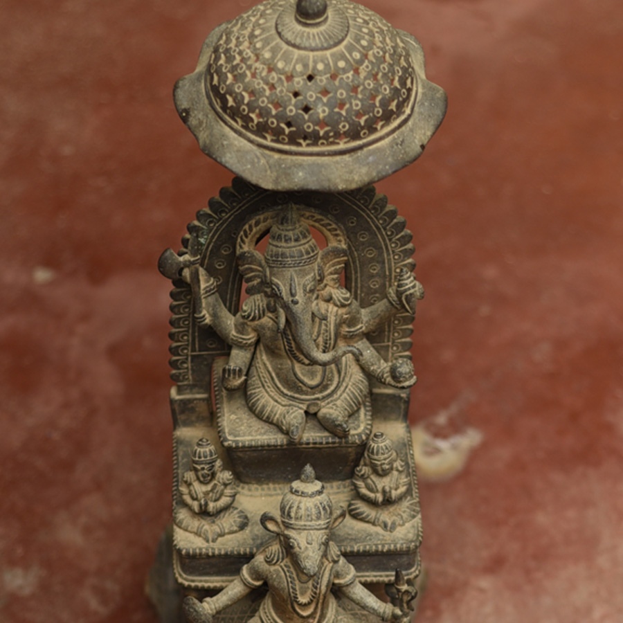 Shop Antique from Khajuraho Brass Ganesh Rath With Mushak & Gajraj
