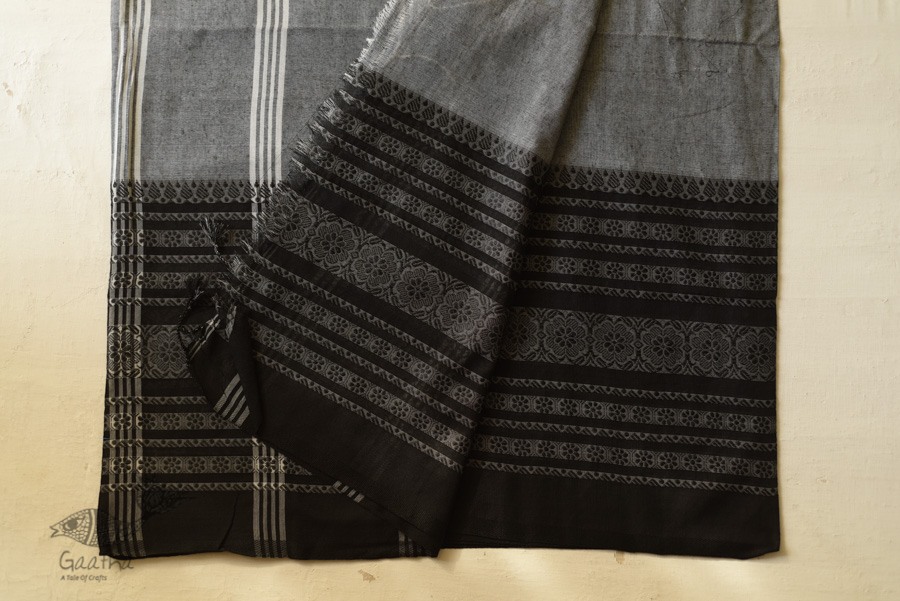 Traditional Bengali cotton Black & Grey Saree