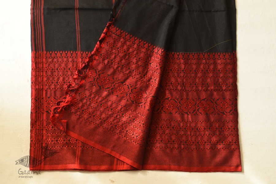 Traditional Bengali cotton Black With Red Woven Border Saree