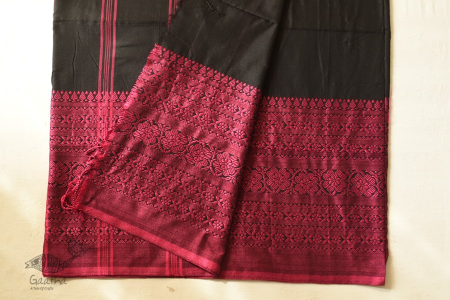 Traditional Bengali cotton sareeBlack Saree With Rani Pink Boder